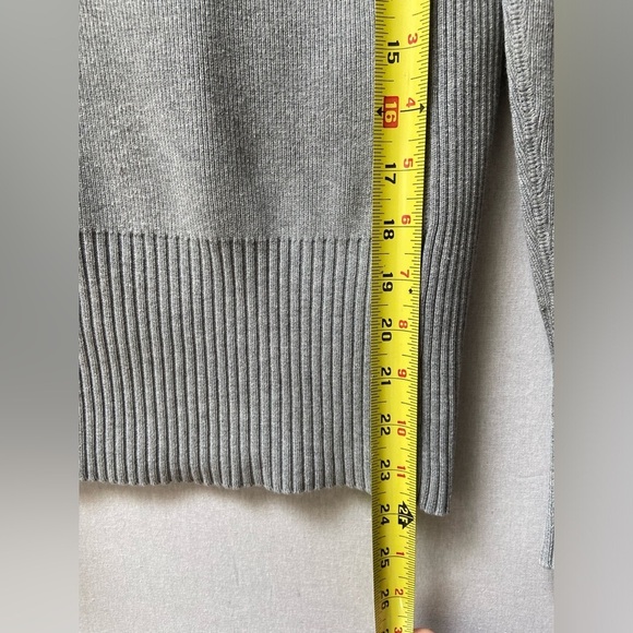 Tommy Hilfiger logo  gray cotton crewneck knit sweater Sz M - Picture 7 of 7